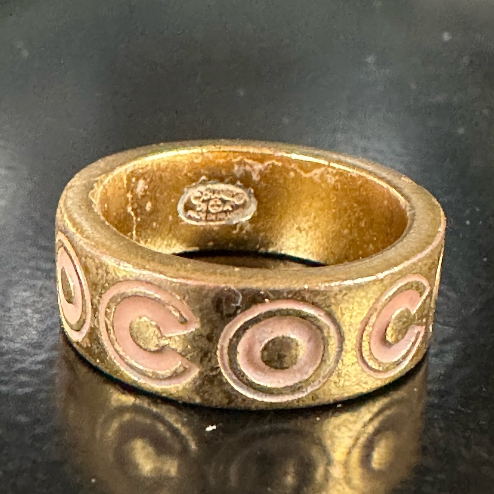 WOW POSHMARK - Authentic Chanel Golden Sparkle Supermodel CC Logo Ring - Picture 16 of 16